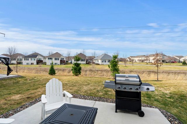 6884 101st Street S, Cottage Grove, MN 55016