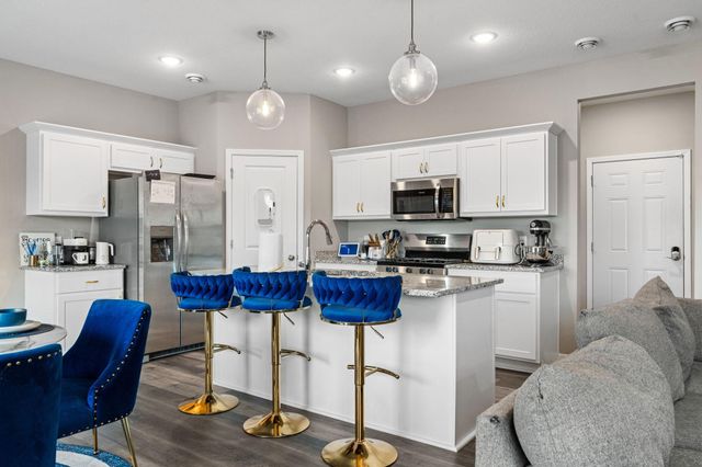 6884 101st Street S, Cottage Grove, MN 55016