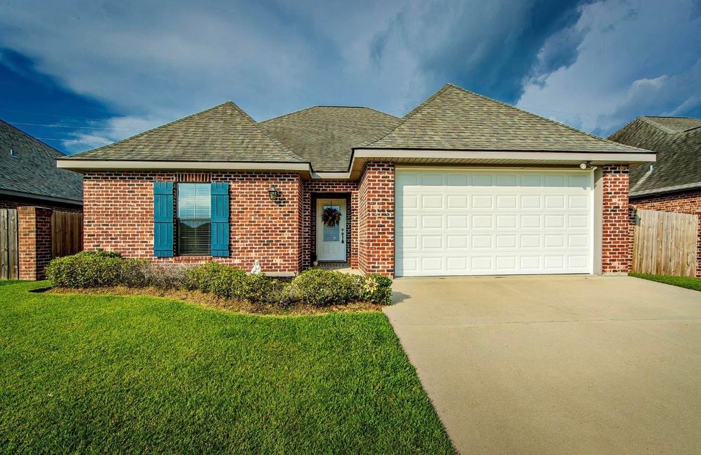 332 North Moss Drive, Houma, LA 70360