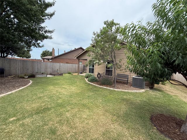 2625 Bretton Wood Drive, Fort Worth, TX 76244