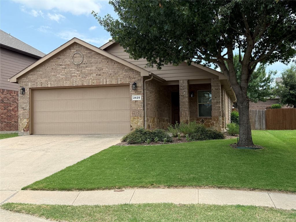 2625 Bretton Wood Drive, Fort Worth, TX 76244