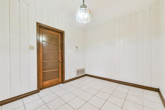 1025 24th Avenue N, Texas City, TX 77590