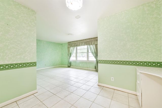 1025 24th Avenue N, Texas City, TX 77590