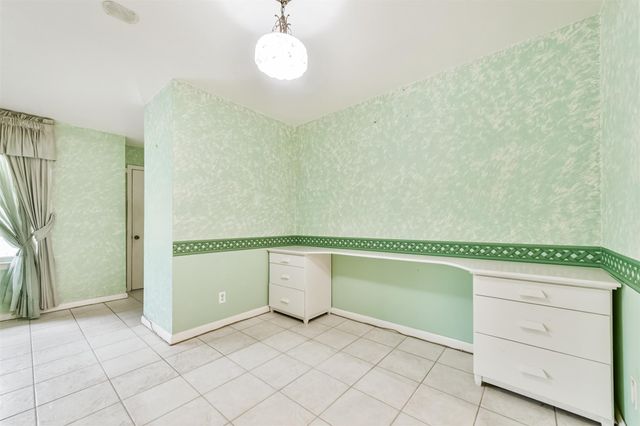 1025 24th Avenue N, Texas City, TX 77590