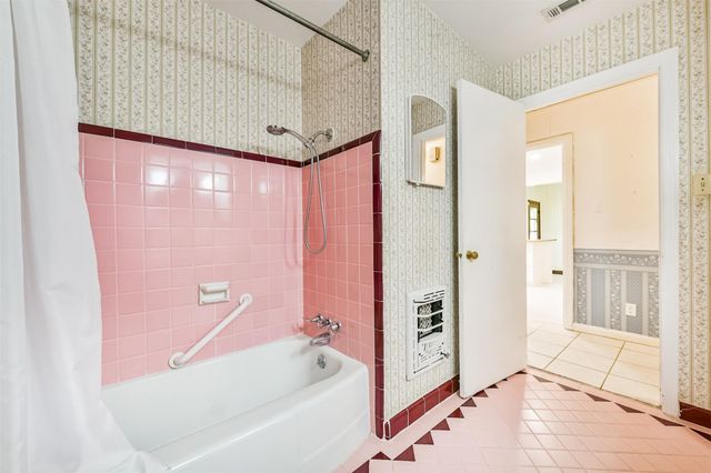 1025 24th Avenue N, Texas City, TX 77590