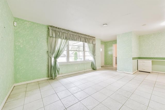 1025 24th Avenue N, Texas City, TX 77590