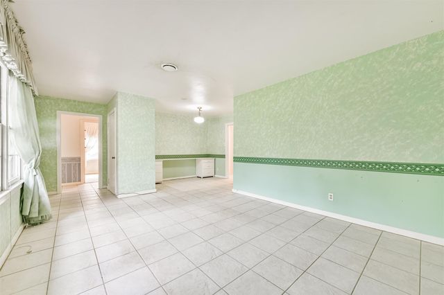 1025 24th Avenue N, Texas City, TX 77590