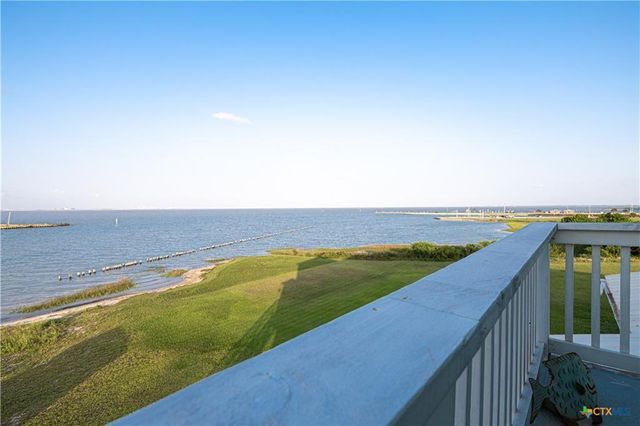 106 Clement Cove, Port Lavaca, TX 77979
