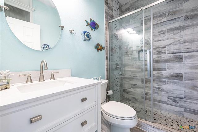 106 Clement Cove, Port Lavaca, TX 77979