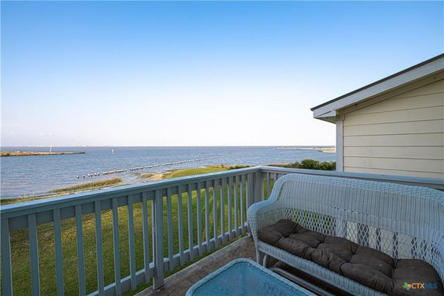 106 Clement Cove, Port Lavaca, TX 77979