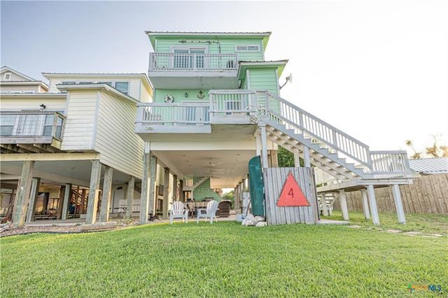 106 Clement Cove, Port Lavaca, TX 77979