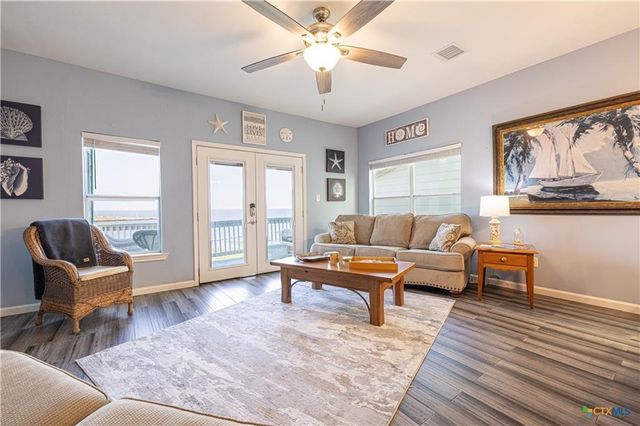 106 Clement Cove, Port Lavaca, TX 77979