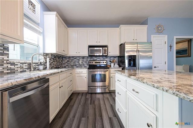 106 Clement Cove, Port Lavaca, TX 77979