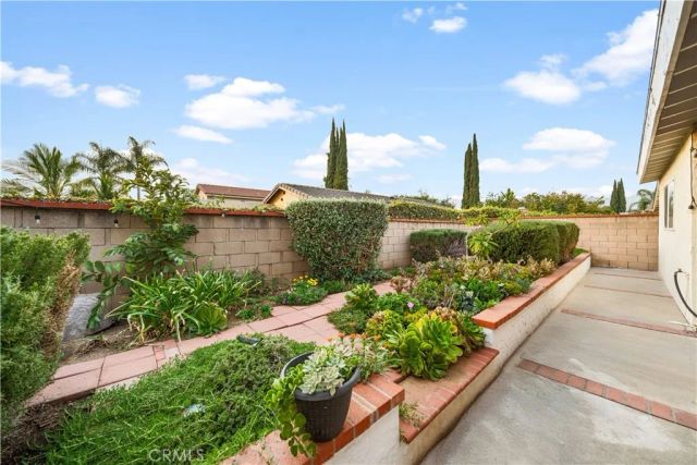 691 S Sally Lee Ave, Azusa, CA 91702