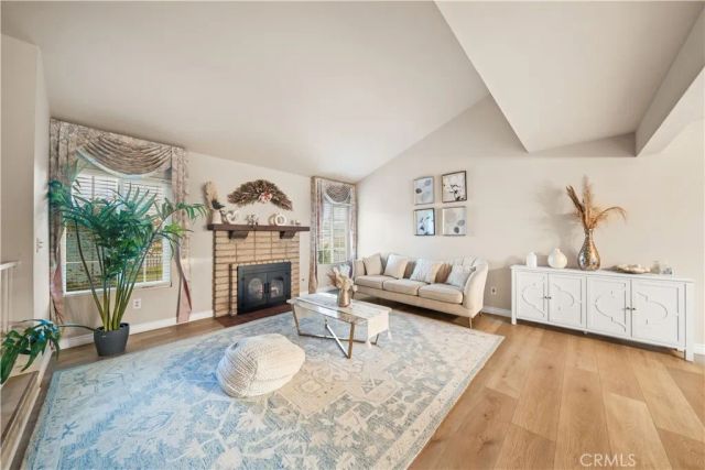 691 S Sally Lee Ave, Azusa, CA 91702