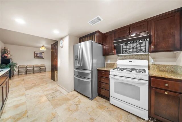 691 S Sally Lee Ave, Azusa, CA 91702