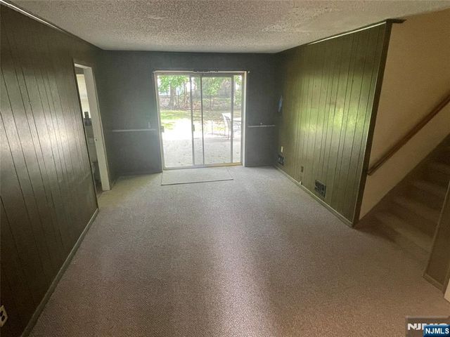 420 Lakeview Drive, Oradell, NJ 07649