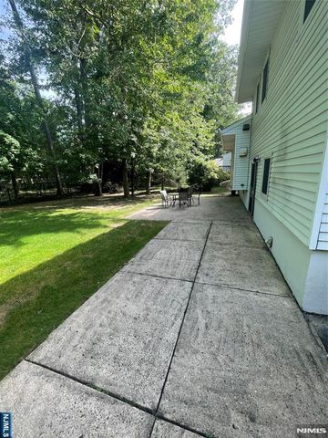 420 Lakeview Drive, Oradell, NJ 07649
