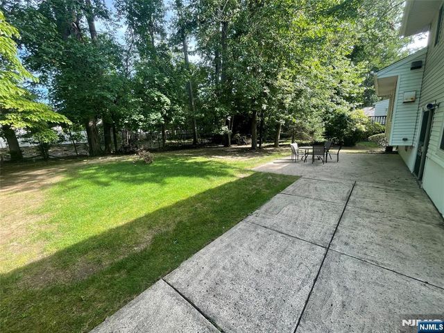 420 Lakeview Drive, Oradell, NJ 07649