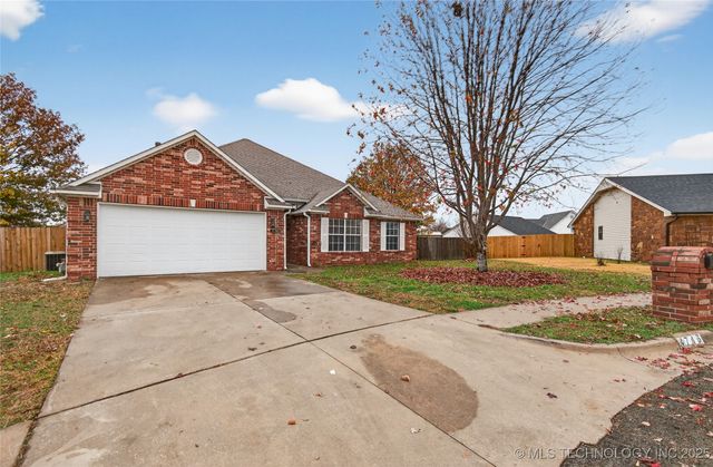 4743 Sunview Court, Bartlesville, OK 74006