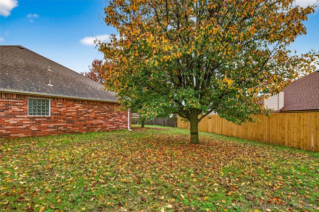 4743 Sunview Court, Bartlesville, OK 74006