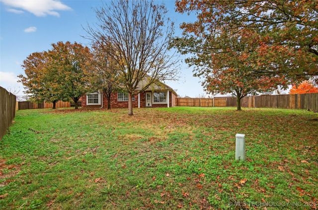 4743 Sunview Court, Bartlesville, OK 74006