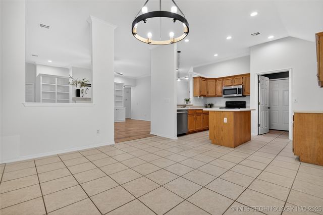 4743 Sunview Court, Bartlesville, OK 74006