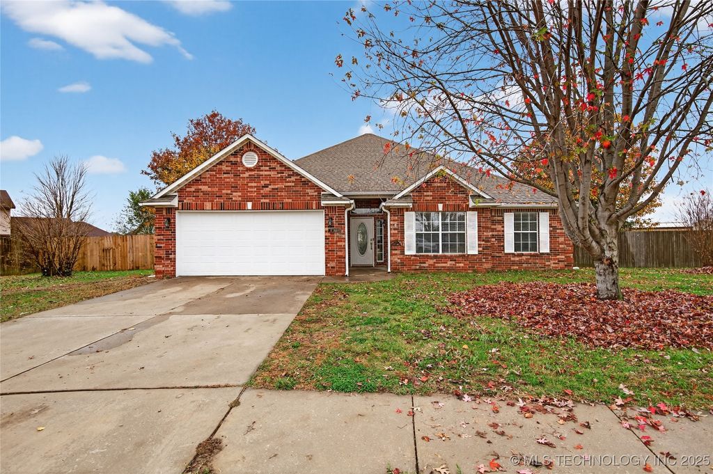 4743 Sunview Court, Bartlesville, OK 74006