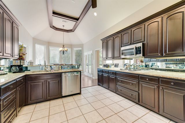 102 Dobbs Road, Lake Dallas, TX 76208
