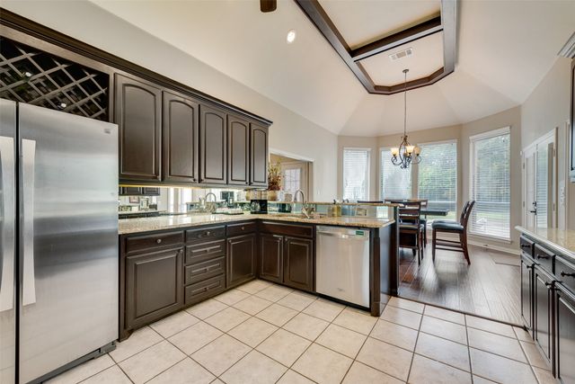 102 Dobbs Road, Lake Dallas, TX 76208