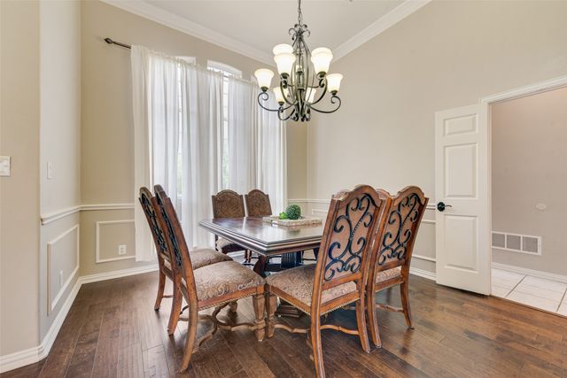 102 Dobbs Road, Lake Dallas, TX 76208
