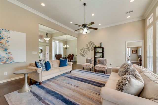 102 Dobbs Road, Lake Dallas, TX 76208