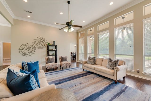 102 Dobbs Road, Lake Dallas, TX 76208