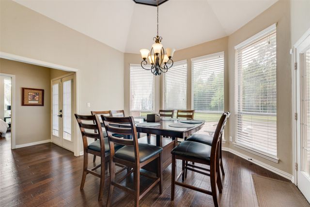 102 Dobbs Road, Lake Dallas, TX 76208
