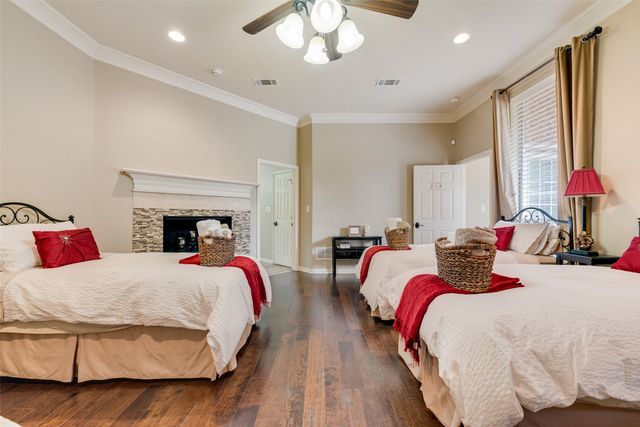 102 Dobbs Road, Lake Dallas, TX 76208