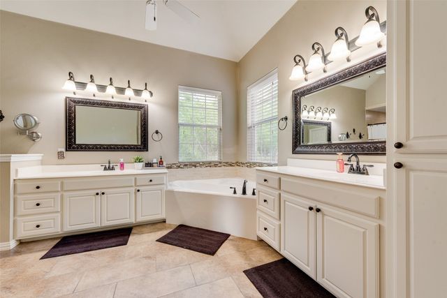 102 Dobbs Road, Lake Dallas, TX 76208