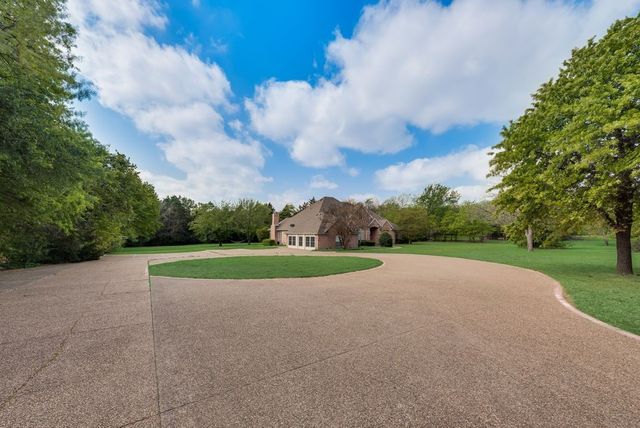 102 Dobbs Road, Lake Dallas, TX 76208
