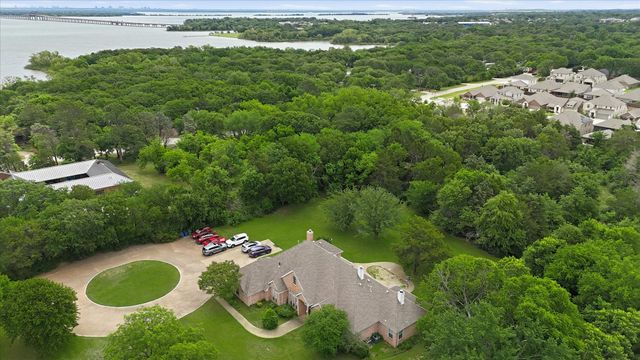 102 Dobbs Road, Lake Dallas, TX 76208