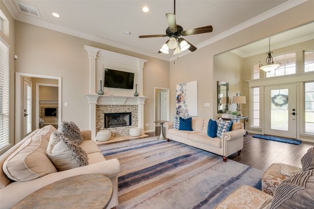 102 Dobbs Road, Lake Dallas, TX 76208