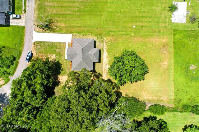 109 N Barnett Street, Poplarville, MS 39470