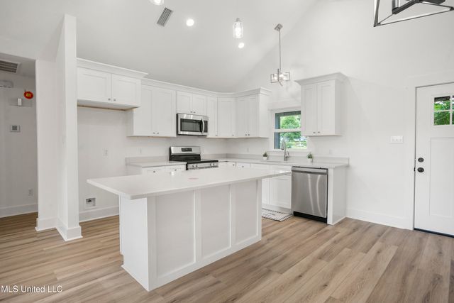 109 N Barnett Street, Poplarville, MS 39470