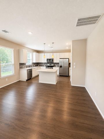 1972 Elkington Circle, Conroe, TX 77304