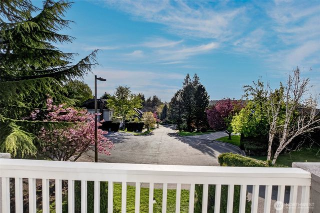6082 167th Avenue SE, Bellevue, WA 98006