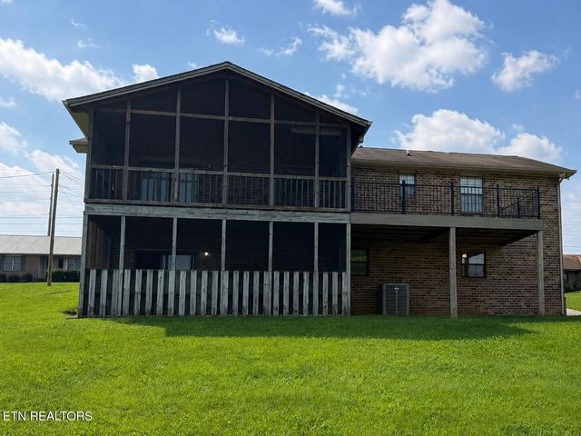 1456 Cattlemans Drive, Lenoir City, TN 37772