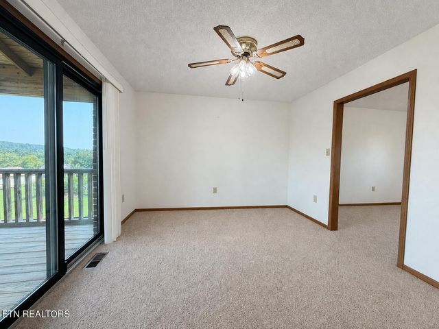 1456 Cattlemans Drive, Lenoir City, TN 37772