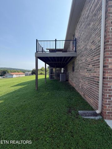 1456 Cattlemans Drive, Lenoir City, TN 37772