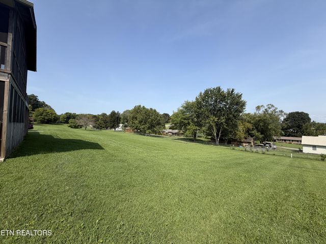 1456 Cattlemans Drive, Lenoir City, TN 37772