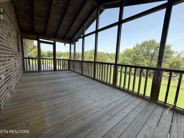 1456 Cattlemans Drive, Lenoir City, TN 37772