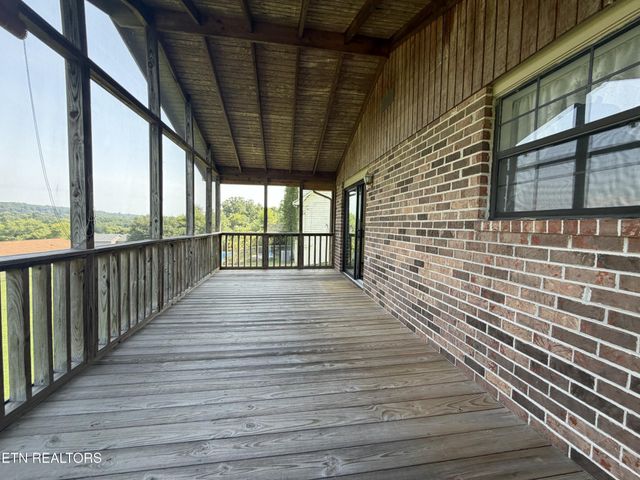 1456 Cattlemans Drive, Lenoir City, TN 37772