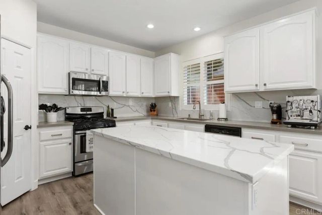7373 Seafarer Place, Carlsbad, CA 92011